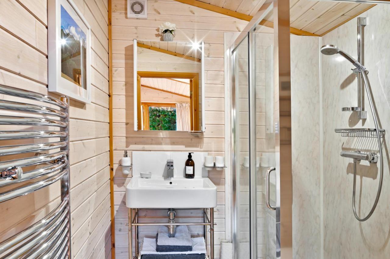 The Lodge - Luxury Lodge With Super King Size Bed, Kitchen & Shower Room Hurstpierpoint Bagian luar foto